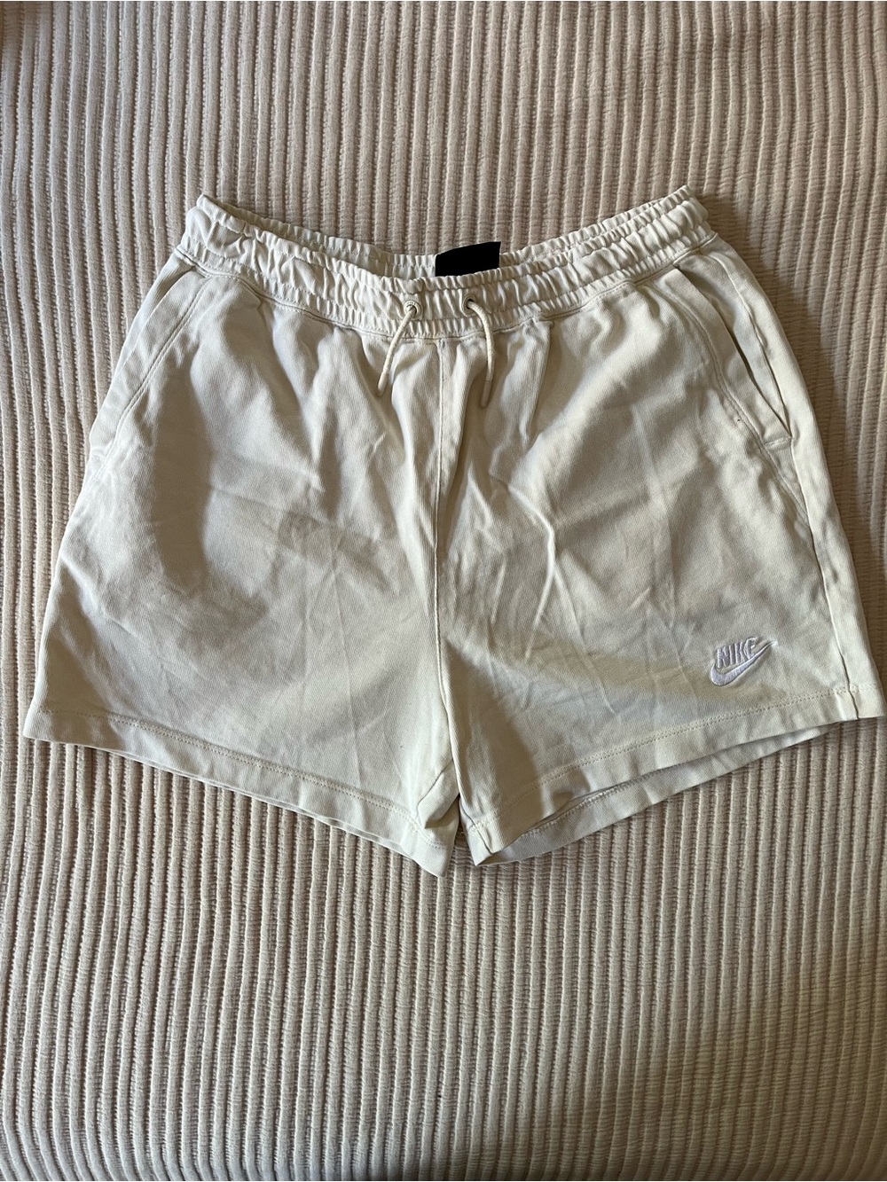 Nike Sportswear Club Fleece Women's Mid-Rise Shorts - Cream - Medium